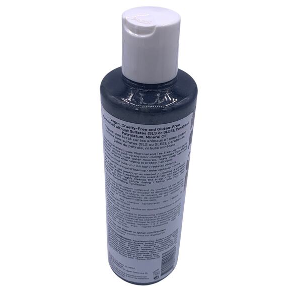 New IGK First Class Detoxifying Cleansing Charcoal Shampoo 8.0 oz (236 ml) NEW - Picture 3 of 4